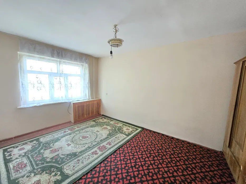 Срочно Продаётся Яккасарай Саламатина без ремонта с мебелью !