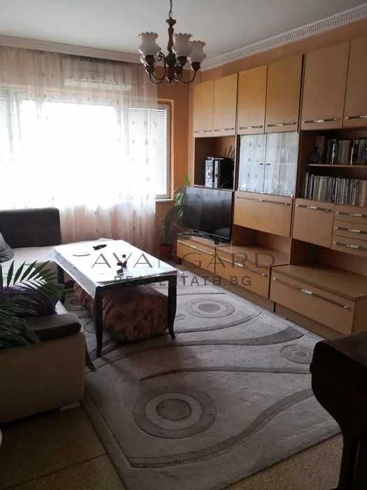 Продава се Четиристаен апартамент в Пловдив, Изгрев - 82 кв.м за 1037 €/кв.м - Снимка #1