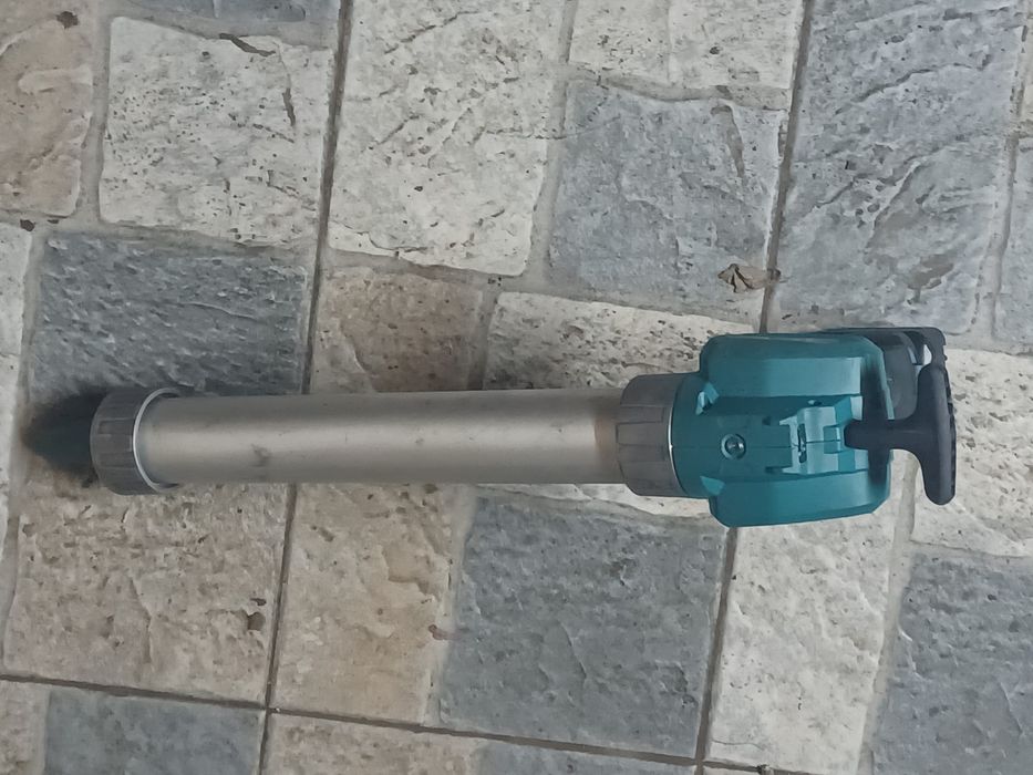 Pistol de silicon MAKITA că și nou