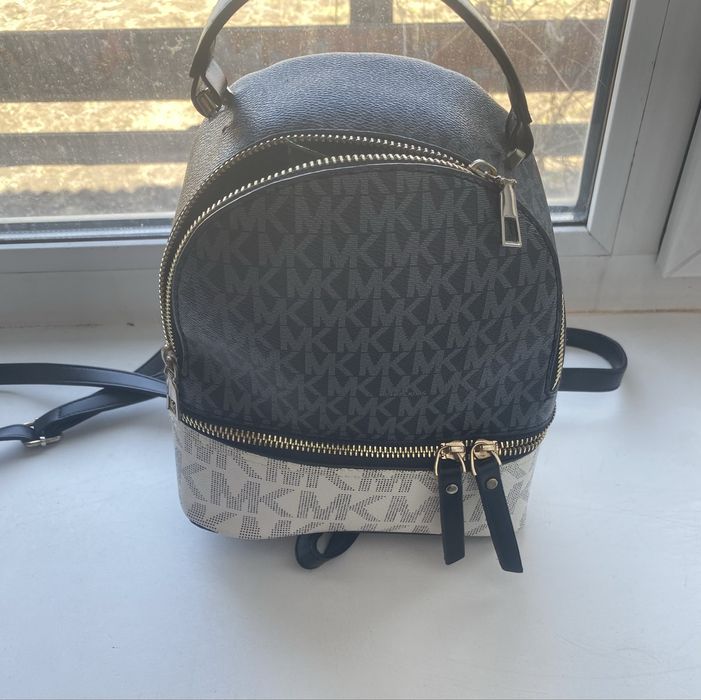 Продам рюгазк новый за 4000