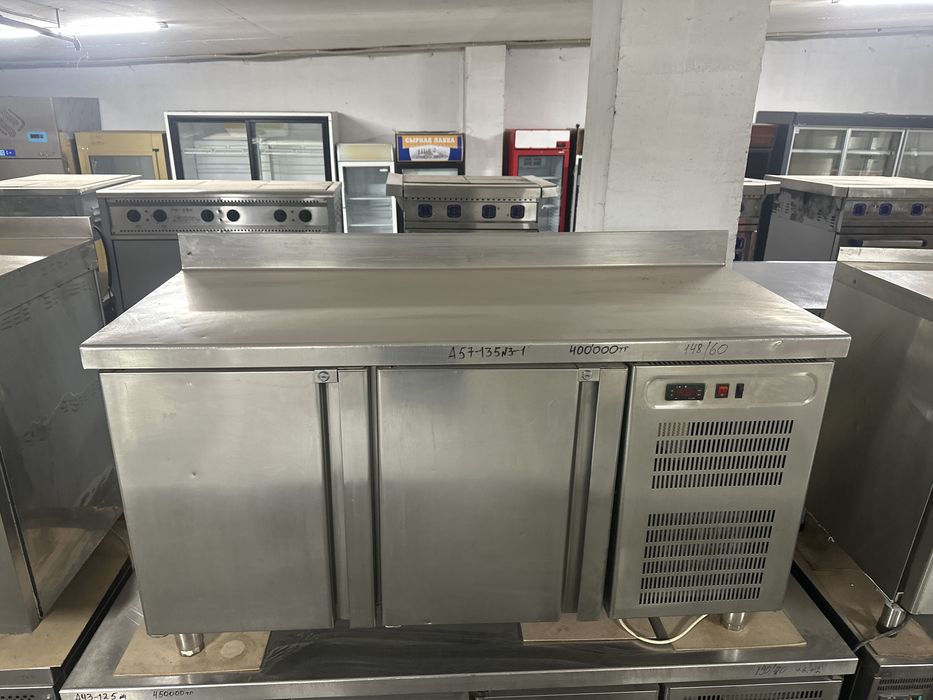 Стол холодильник,оборудование