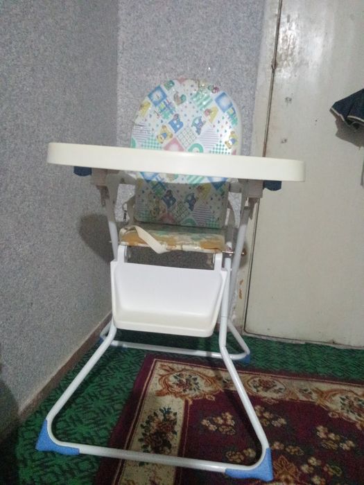 Deyishni stul sotiladi holati yahshi hech qayeri sinmagan ..