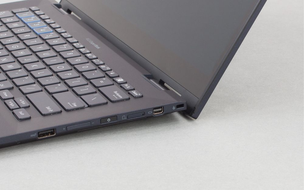 ASUS ExpertBook B7 i7-1260P / 16GB DDR5 RAM / 512GB SSD Touchscreen Flip 360 Бизнес Лаптоп