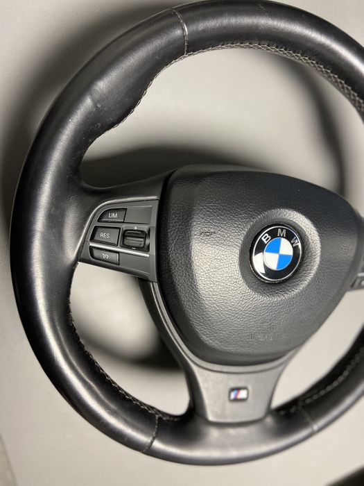 Volan M piele originala Bmw F10 F11 fara uzura 2010-2014
