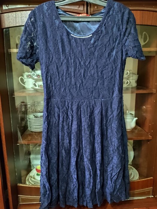 Продам женские платья.