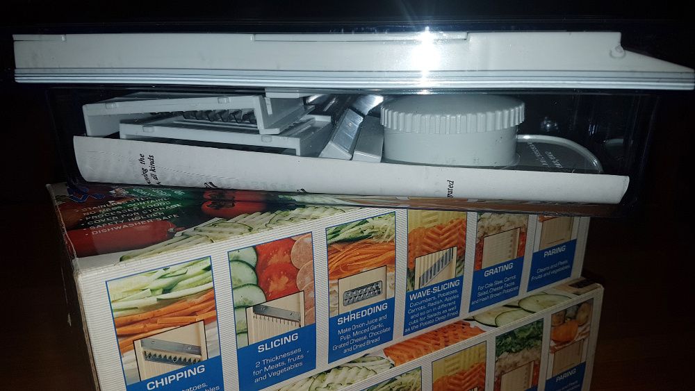 Овощерезка  (набор с терками)(ОАЭ)