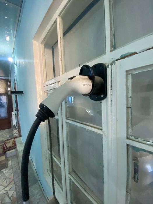 BYD Zaryadlash qurilmasi