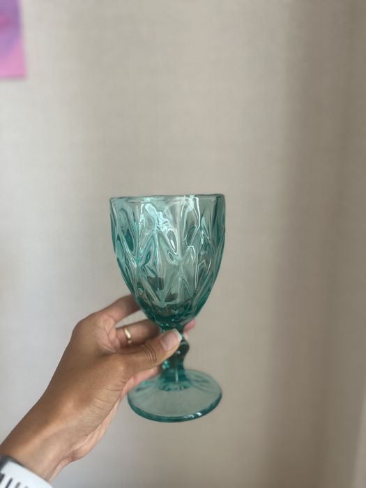 Стаканы продаются