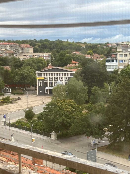 Продава се Тристаен апартамент в Разград, Център - 75 кв.м за 1187 €/кв.м - Снимка #3