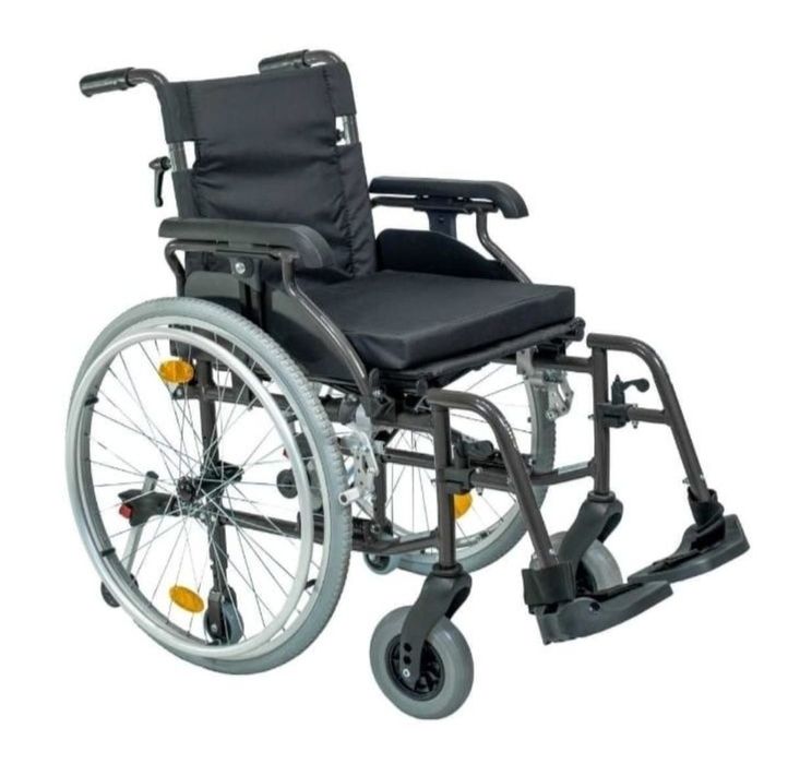 Продам инвалидную коляску.