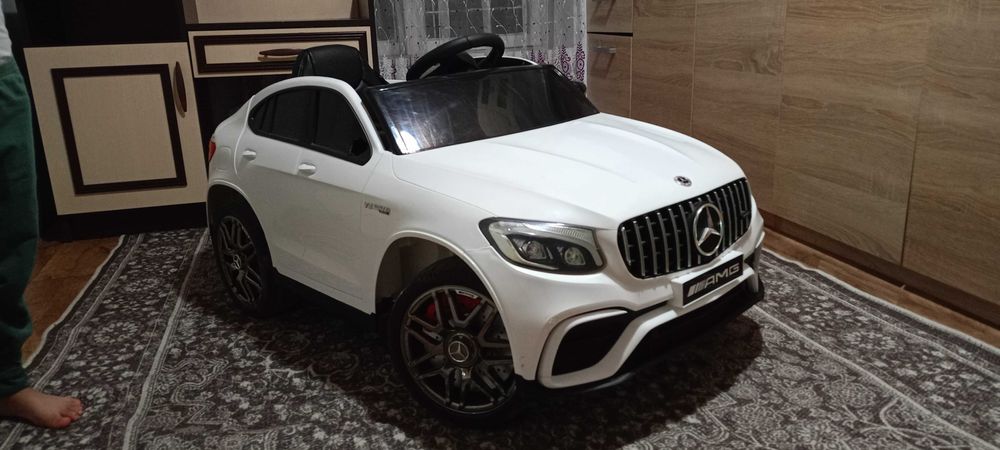 Електрическа кола за деца