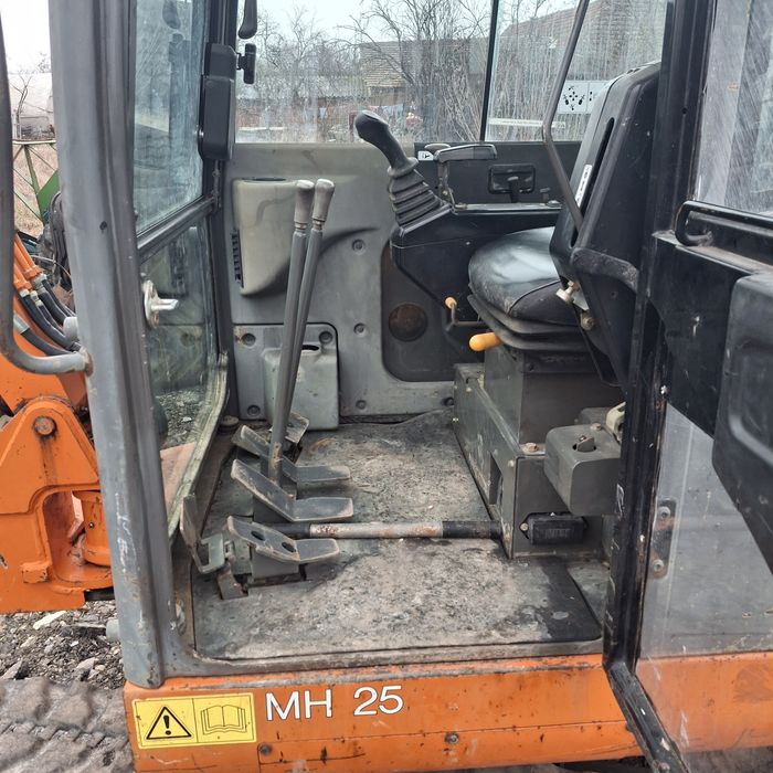AUSA Escavator MH 25