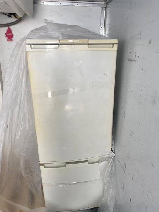 Двухкамерный холодильник