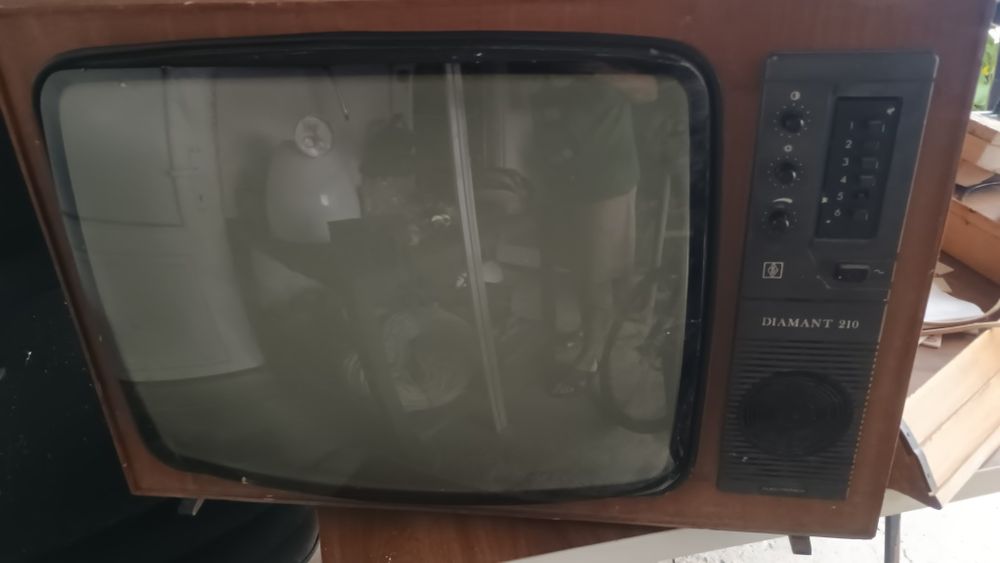 Vînd tv diamant 210 și rola magnetica