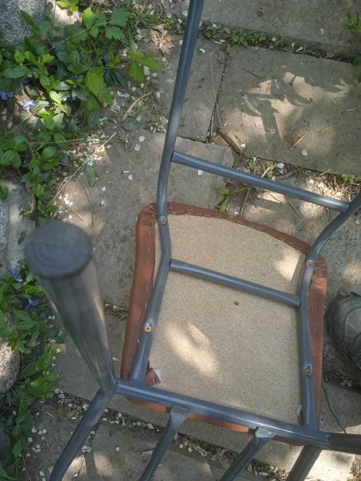 стул почти новый