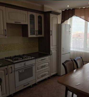 Продам куханый гарнитур со встроеной техникой