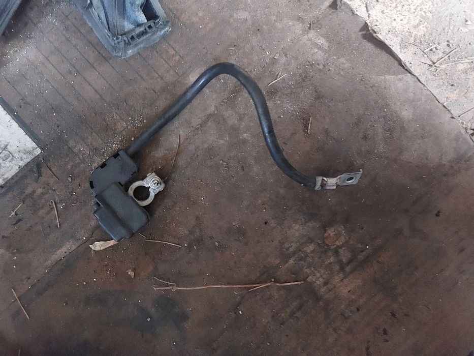 Клема акумулатор е90 е91 бмв  2.0д 184кс bmw e90 e91 2.0d