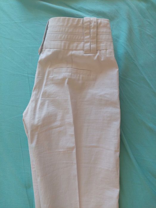 Costum damă compus din sacou mânecă scurtă şi pantaloni