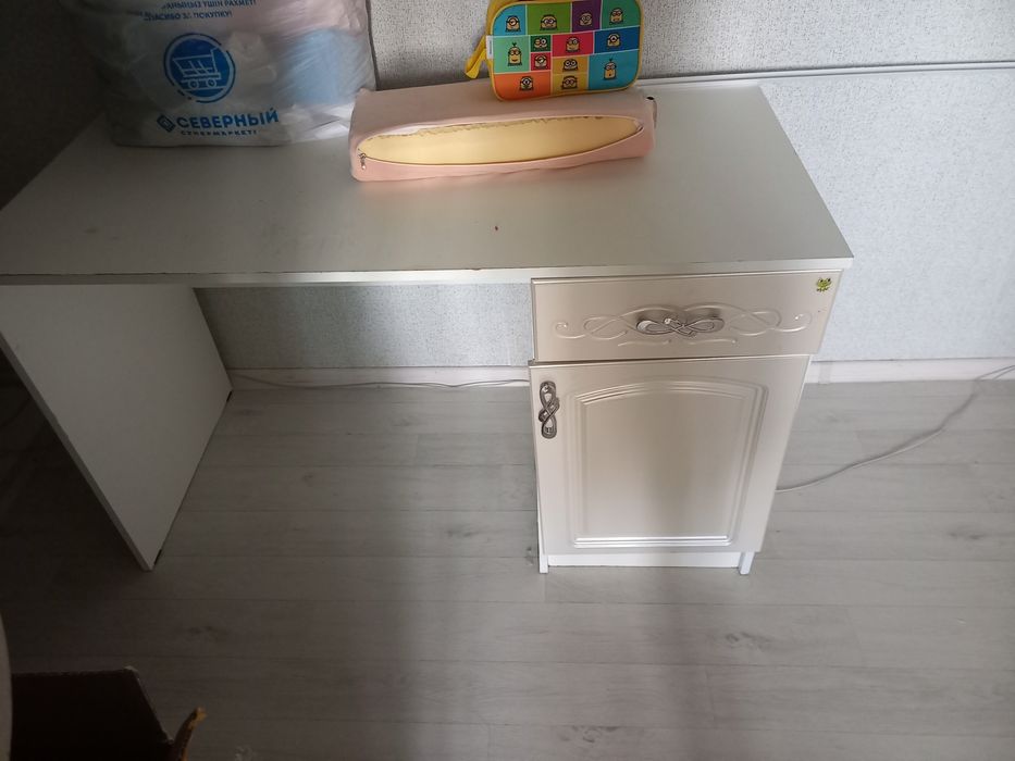 Продам письменный стол