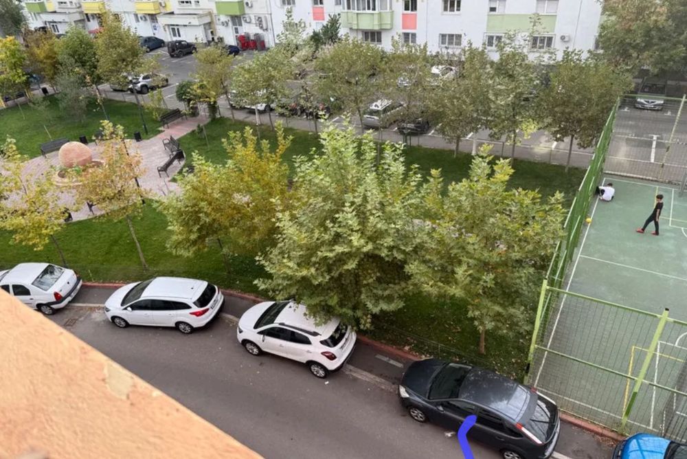 Inchiriez garsoniera Rahova