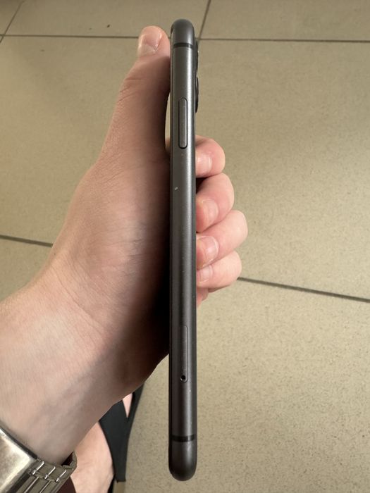 Продам 11 iphone 128