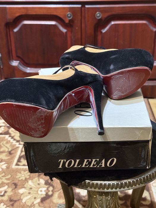 Туфли на высоком каблуке, размер 39 (маломерят)