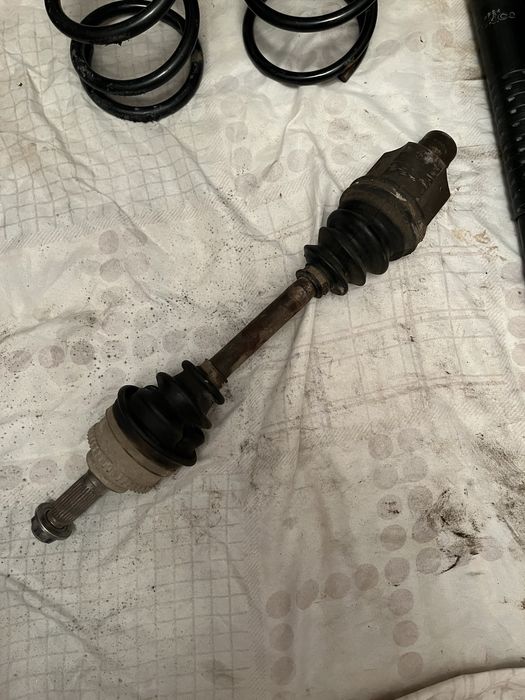 Запчачсти на mazda tribute