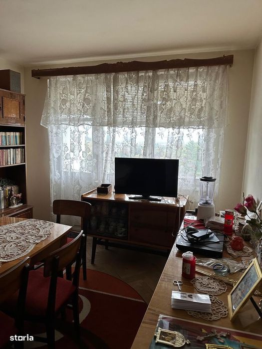 Vand apartament 3 camere Onesti disponibil.