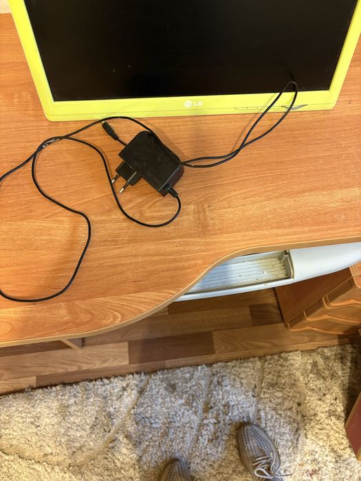 Монитор LG Flatron.