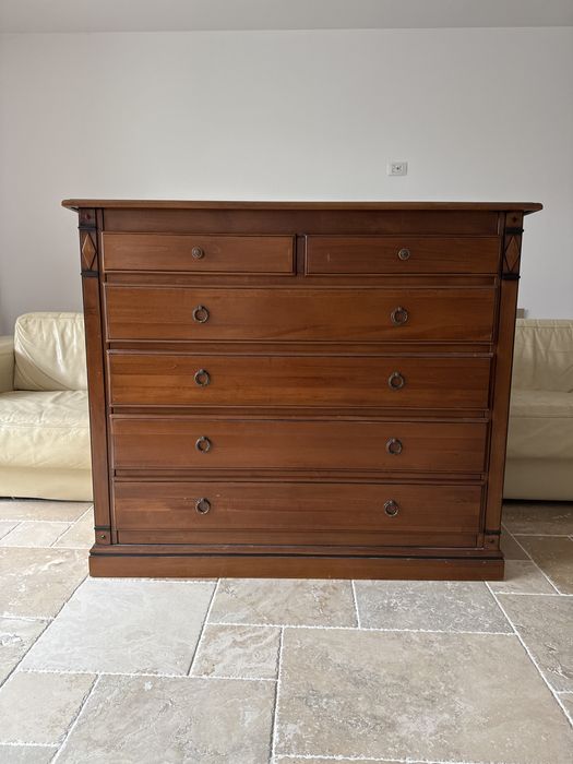 Vand comoda din lemn masiv