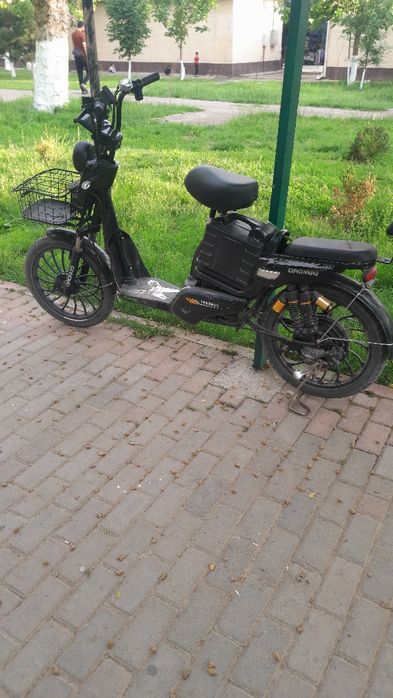 Skuter sotiladi.