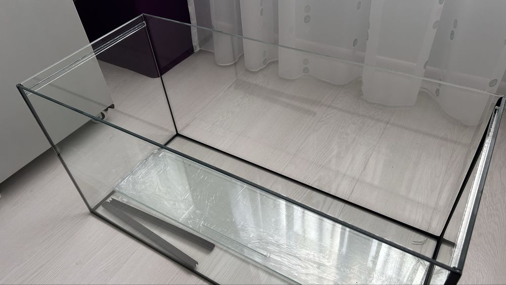 ЧИСТО НОВ 112 литра 80/35/40 аквариум AquaEl