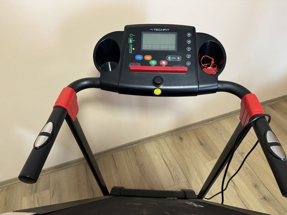 Електрическа бягяща пътека Techfit