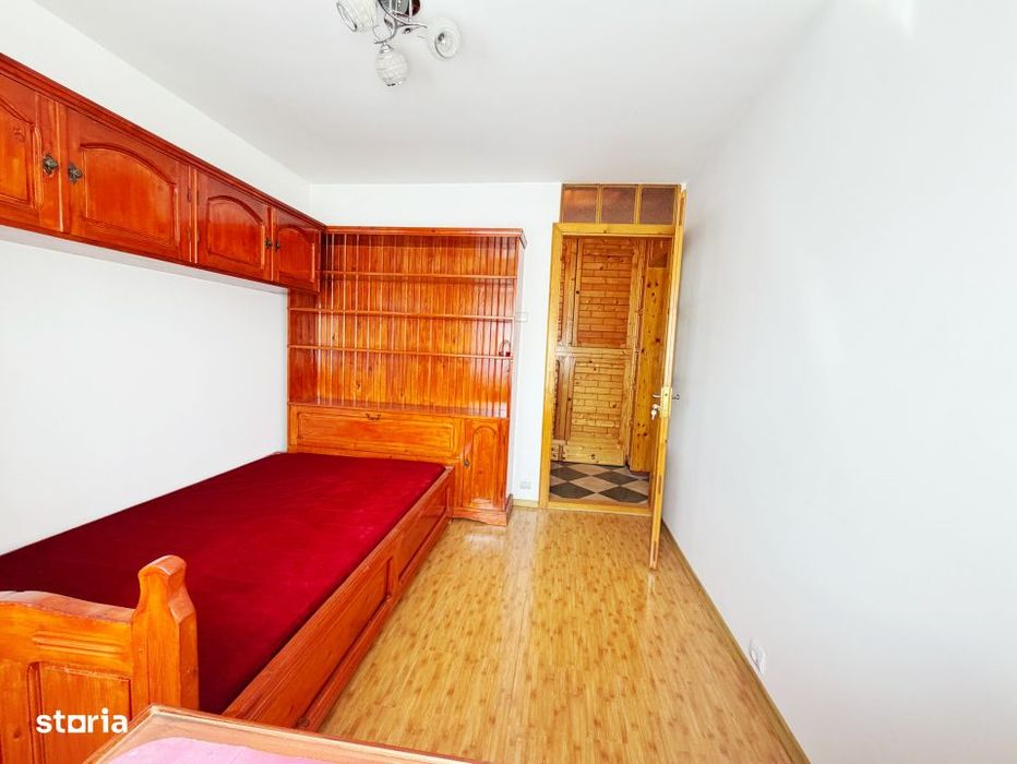 Apartament cu 3 camere decomandat + mansarda