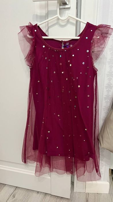 Одежда на девочку: 122, 128,134