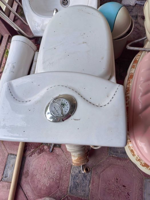 Унитаз продам дешево
