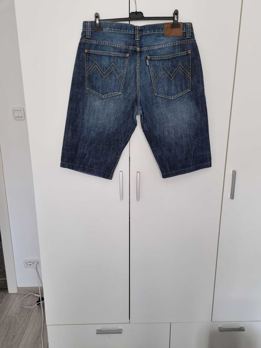 Pantaloni scurti  [36]