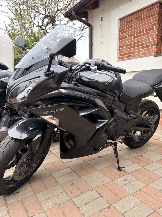 Motocicleta Kawaski Ninja ER6F