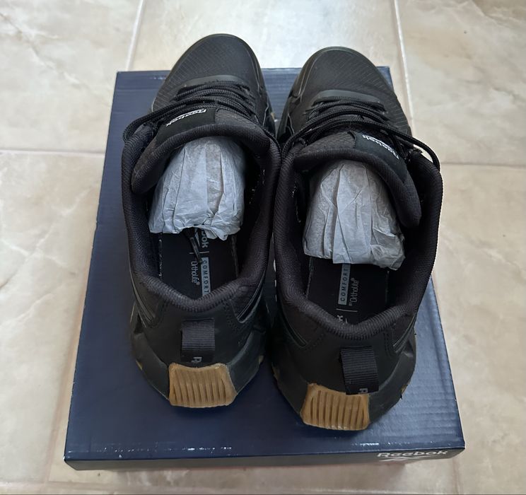 Adidasi Reebok Vector