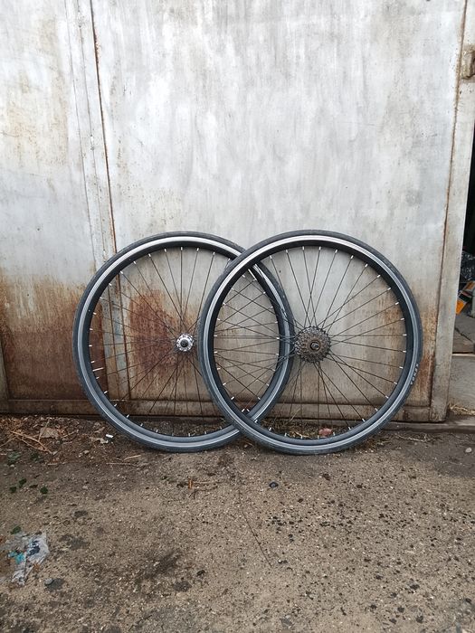 Колеса на шоссейный велосипед