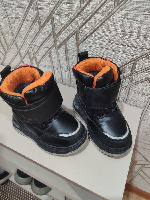 Продам детские зимние дутыши