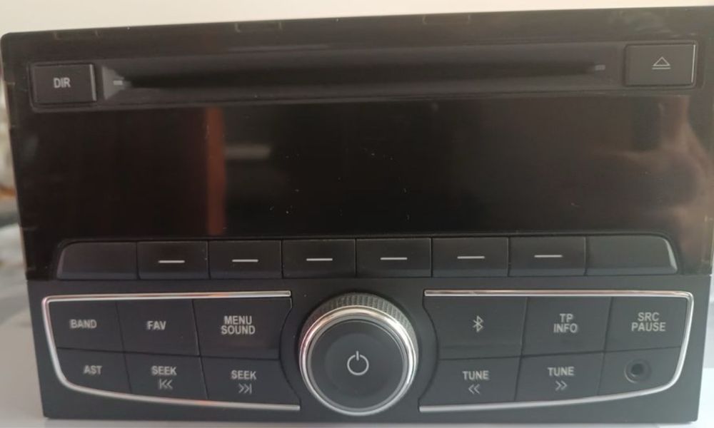 Продам оригинальный магнитафон и рамку для авто gentra