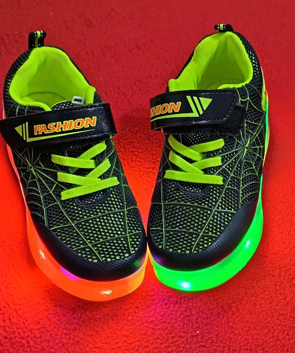Adidași copii cu role și lumini led