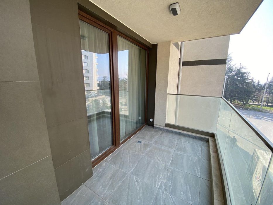 Дава се под наем Тристаен апартамент в Варна, Бриз - 95 кв.м за 1100 € - Снимка #17