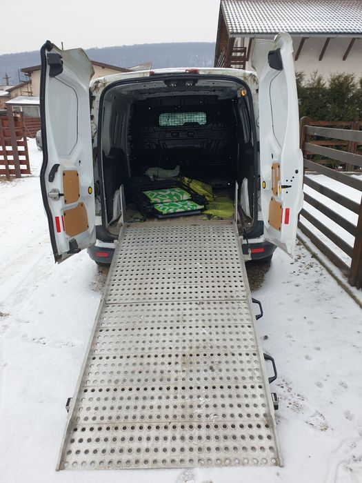 Inchiriez duba Ford si VW