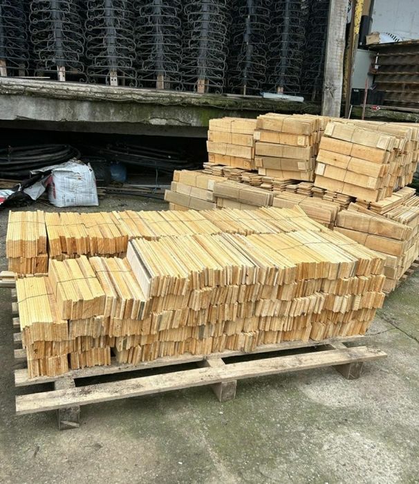 Vând suporți de brad din lemn 
Direct de la producător
Diferite mărimi