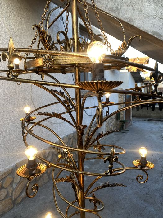 Ръчно изработен кован полилей