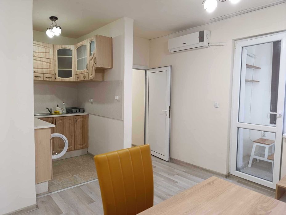 Дава се под наем Двустаен апартамент в Варна, Лятно кино Тракия - 55 кв.м за 357 € - Снимка #1