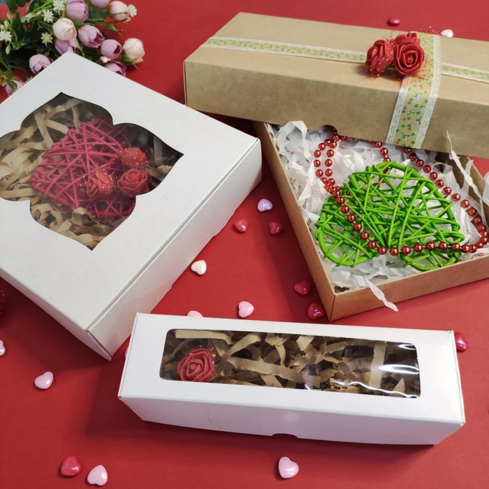 Пакеты и  коробки.