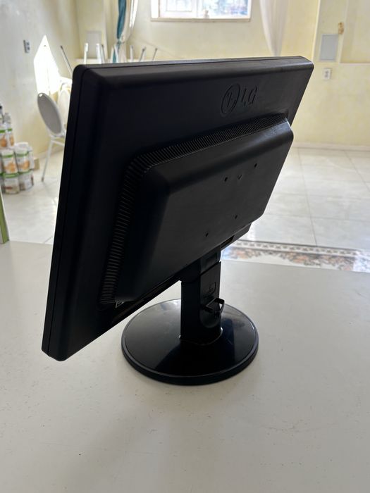 Монитор LG w1942sm